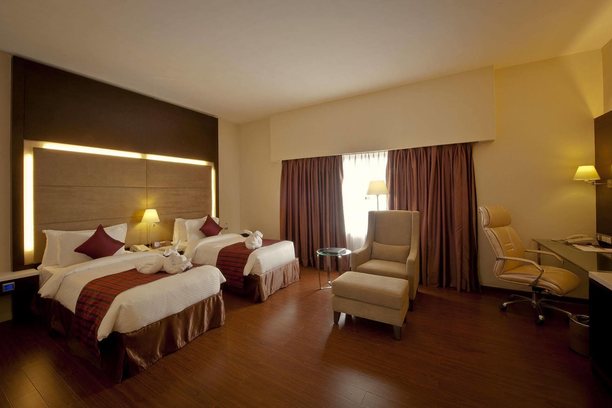 Ramada By Wyndham Chennai Egmore 5*